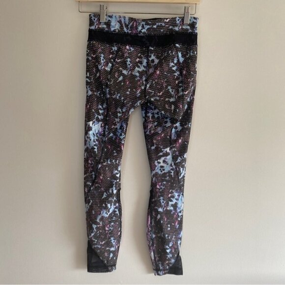 lululemon All Sport Crop Floral Sport Tranquil Blue Multi legging - Picture 9 of 10